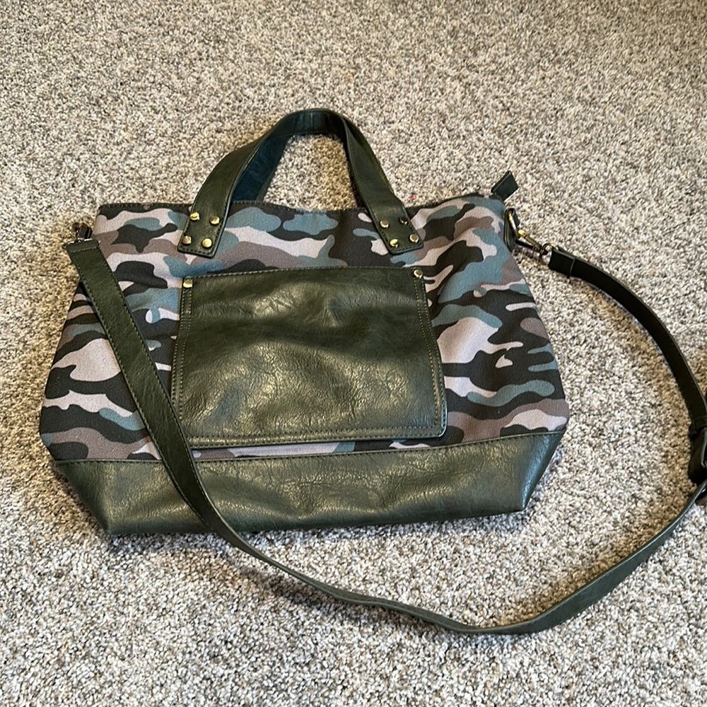 Antik Kraft Camouflage and Green Leather Purse